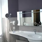 Le Champlain ホテル 4*