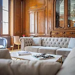 Le Champlain Hotel