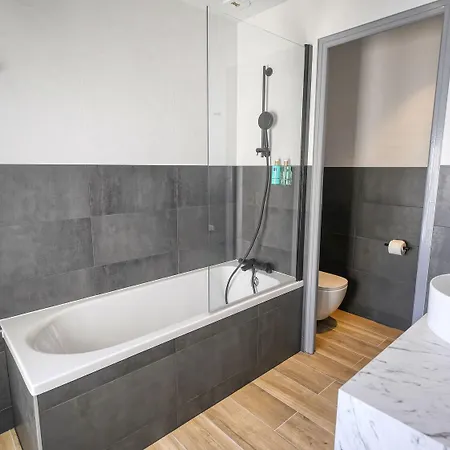 Le Champlain Hotel 4*