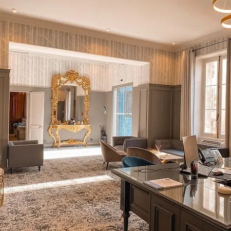 Le Champlain Hotel