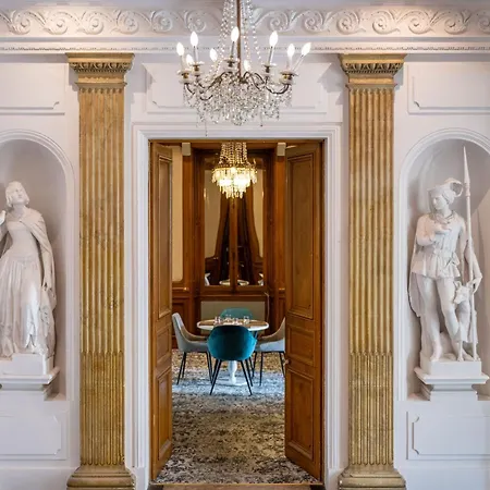 Le Champlain Hotel