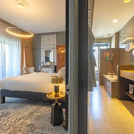 Le Champlain Hotel