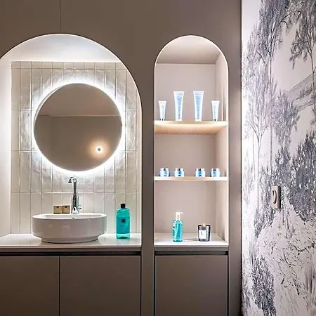 Le Champlain Hotel 4*
