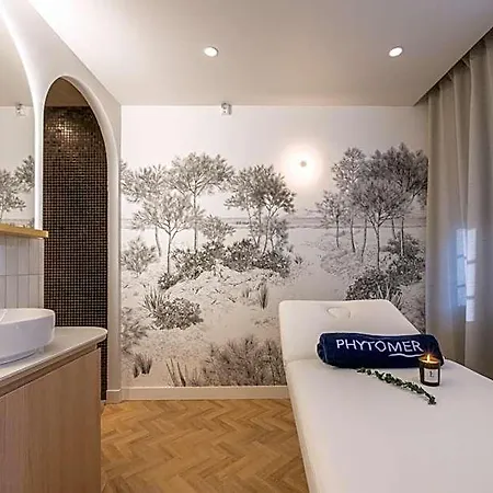 Le Champlain Hotel 4*