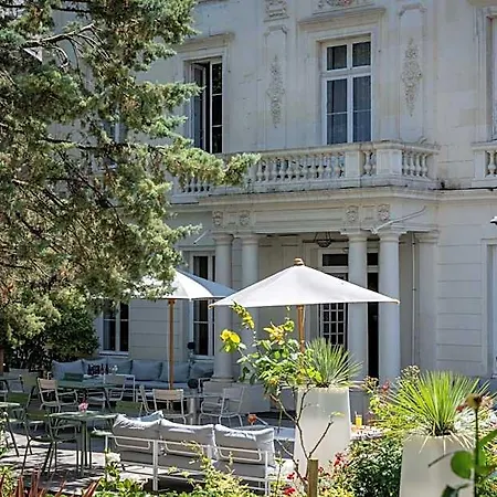Le Champlain Hotel