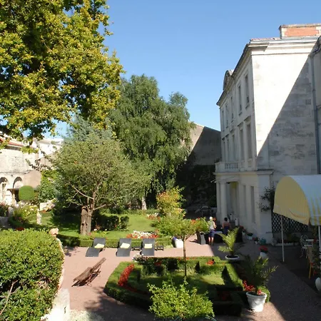 Le Champlain Hotel