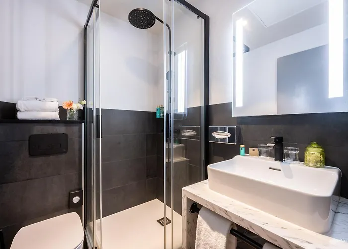 Le Champlain Hotel 4*